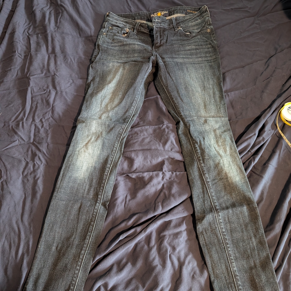 Women’s Slim Straight Jeans in Dark Wash